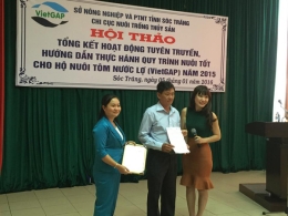 VinaCert trao chứng nhận VietGAP cho HTX 14/10 Hòa Nhờ A